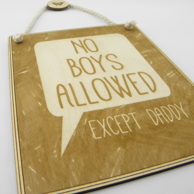 Ξύλινη Ταμπέλα “No Boys Allowed”