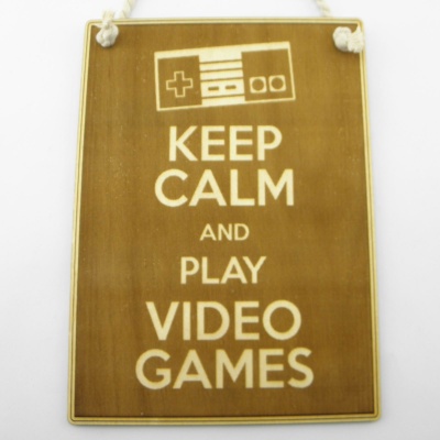 Ξύλινη Ταμπέλα “Keep Calm Video Games”